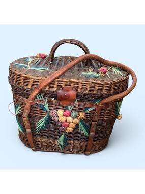 Vintage Wicker Fishing Creel Basket Decorative Straw Fruit Accents Leather